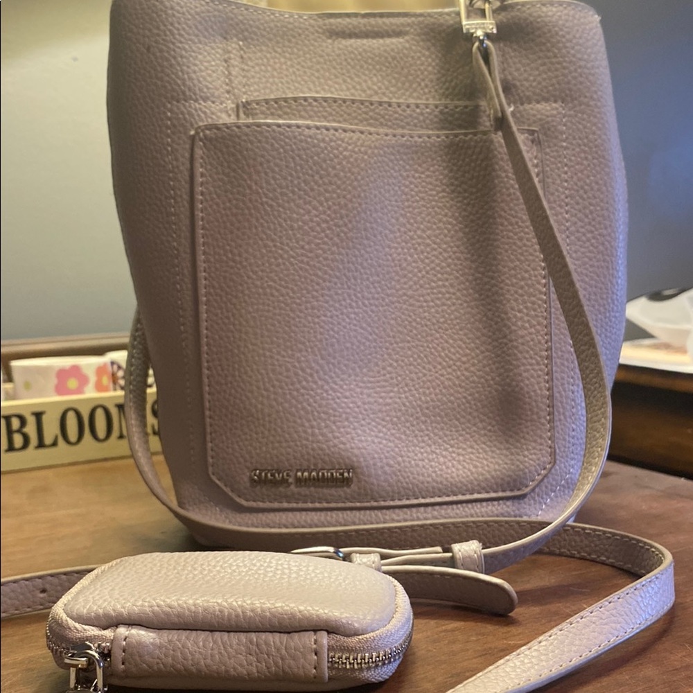 🩷Steve Madden Tan Crossbody Bag with Minimalist Design